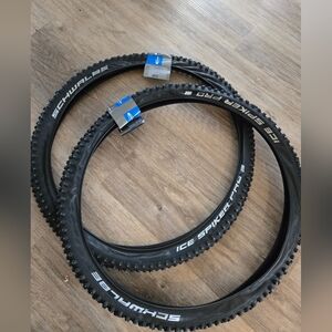 29x2.25 Schwalbe Ice Spiker Pro Tire (Single Tire)